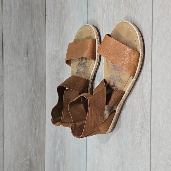 Sorel Women Ankle Strappy Sandals Flats shoes sz 6 - Picture 1 of 12